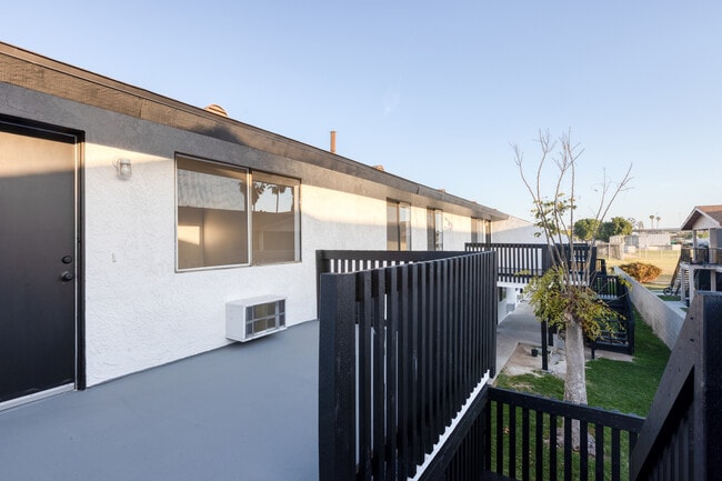 Photo - 3296 Franklin Ave Unit #10