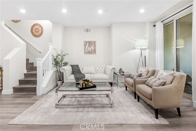 Building Photo - 67 Plateau