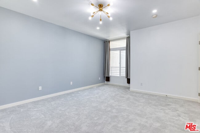 Photo - 401 N Serrano Ave Unit 304