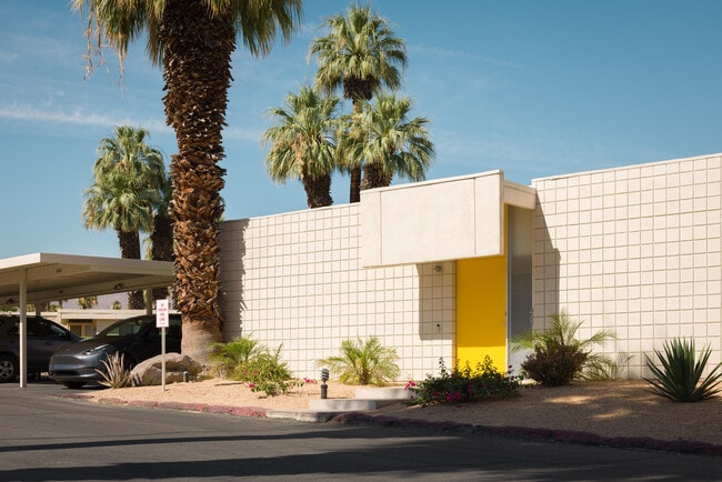 Photo - 483 Sandpiper St