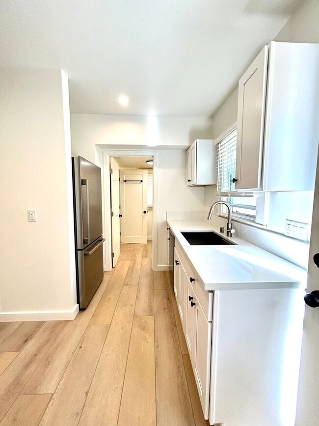 Photo - 3 Bed/1 Bath - Downtown Santa Barbara Unit 514 Chapala St.