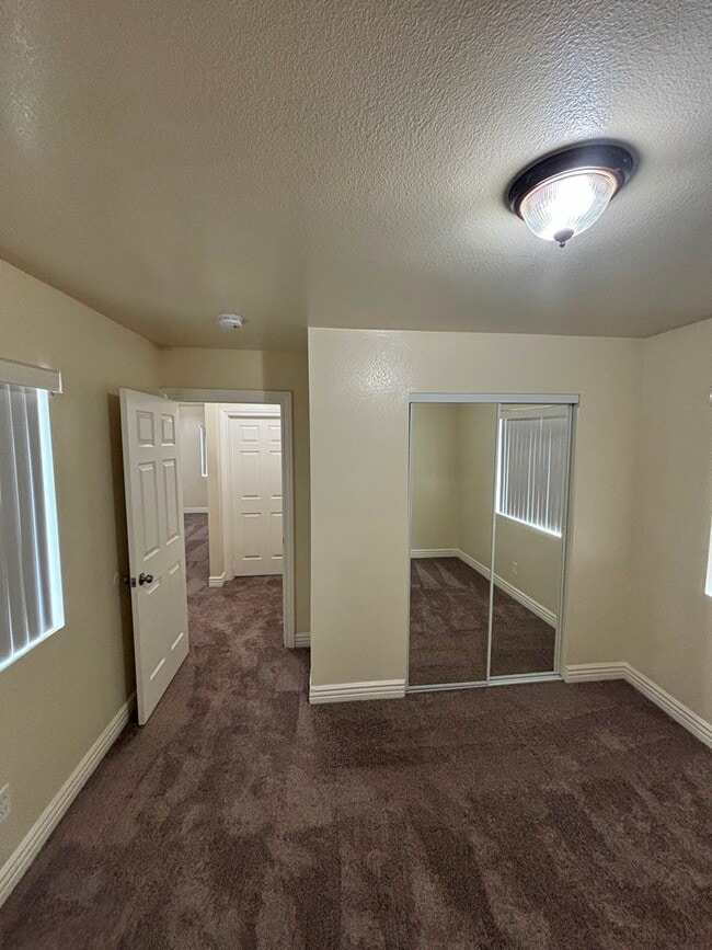 Photo - 1602 E 92nd St