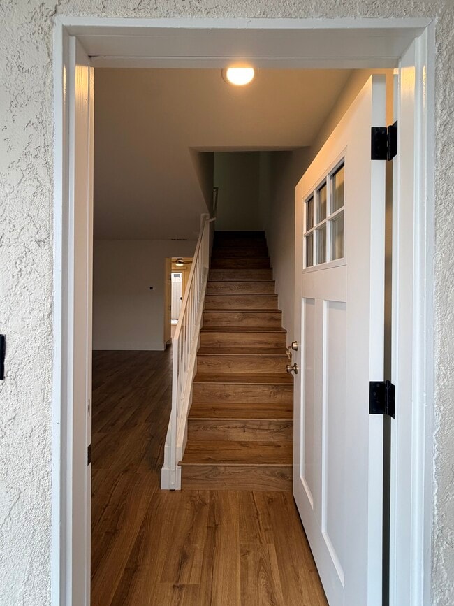 Entry door - 310 20th St
