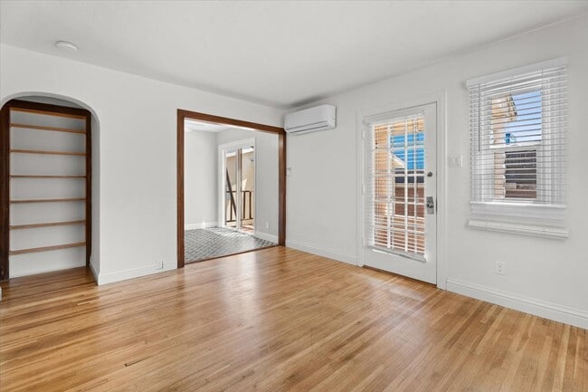Photo - 4044 Huron Ave