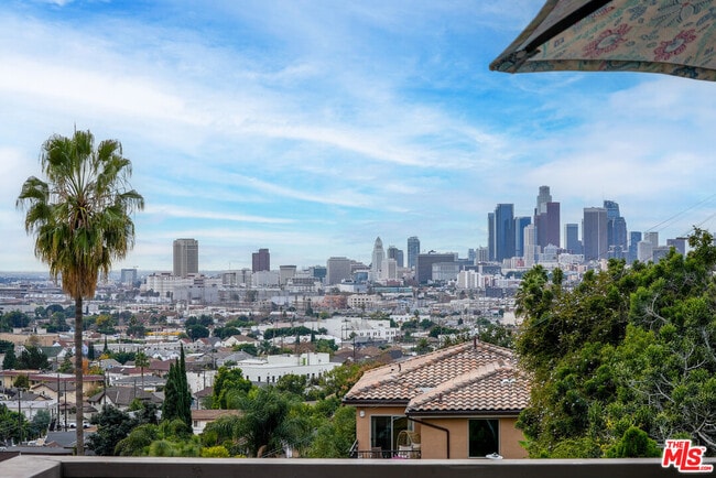 Photo - 3116 Johnston St