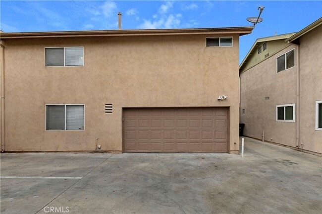 Photo - 20721 Roseton Ave