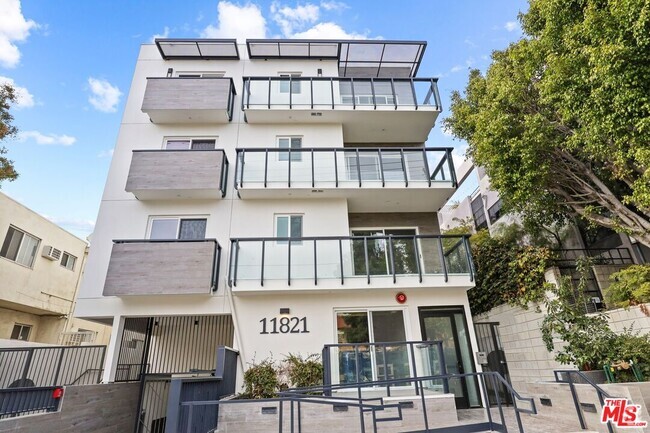 Building Photo - 11821 Texas Ave Unit 201 Rental
