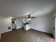 Photo - 13562 Vanowen St