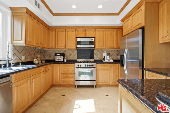 Photo - 2013 21st St Unit 105