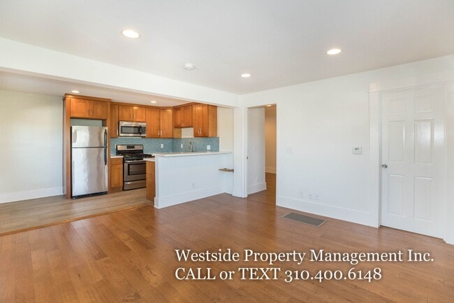 Building Photo - 1491 Allison Ave Unit 1493 3/4 Rental
