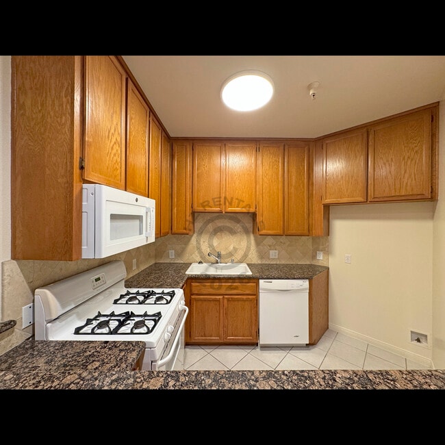 Photo - 12140 Moorpark St