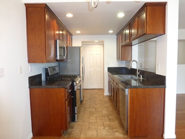 Photo - Large San Pedro Condo for Lease | 3 Bed - 2 Bath | 2 Garage Spaces Unit 254