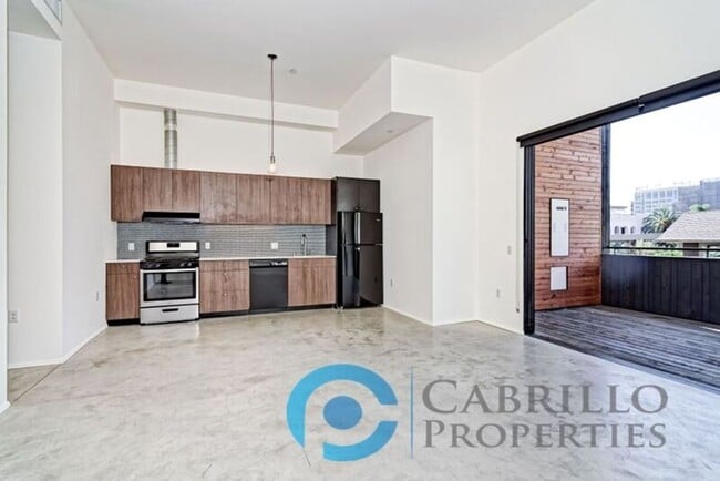 2870 Fourth Ave - 2870 Fourth Ave Unit #201