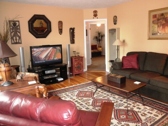 Photo - 3637 1/2 Myrtle Ave Unit 3637.5 Myrtle Avenue