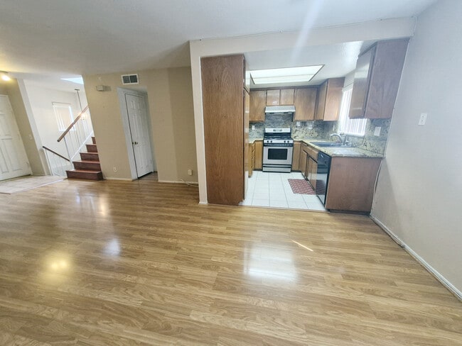 Photo - 1836 E Huntington Dr