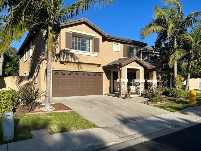 Building Photo - Gorgeous Oceanside Home
