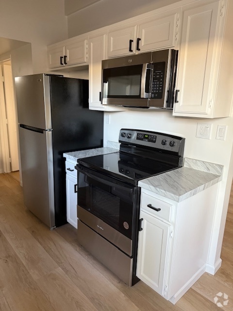 Building Photo - 4437-4439 Vista Del Monte Ave Rental