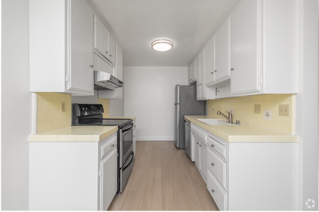 Interior Photo - Harper Arms Rental