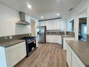 Photo - Fully Remodeled 4 Bedroom 2.5 Bathroom in ... House