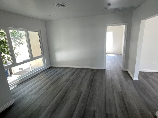 Wah Y Shum - R2804 - Wah Y Shum - R2804 Apartment Unit A