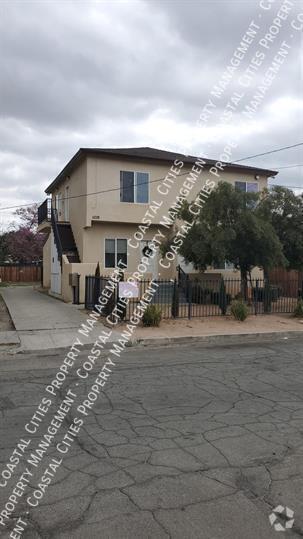 Building Photo - 1019 N Pershing Ave Unit 2 Rental