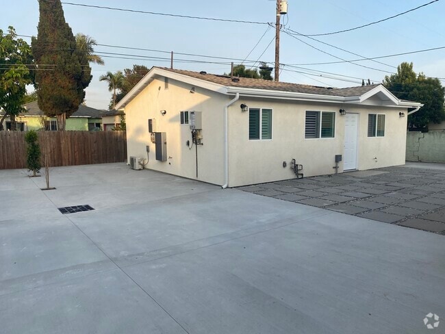 Building Photo - 1114 S Exmoor Ave Rental