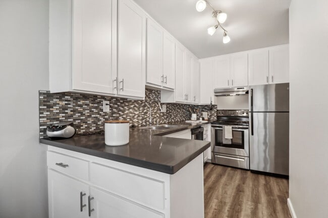 Park Regency Club - Park Regency Club Apartments