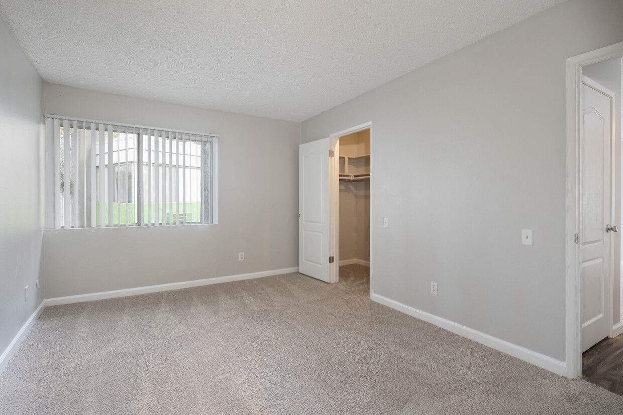 3D Tour - South Coast Racquet Club Apartments