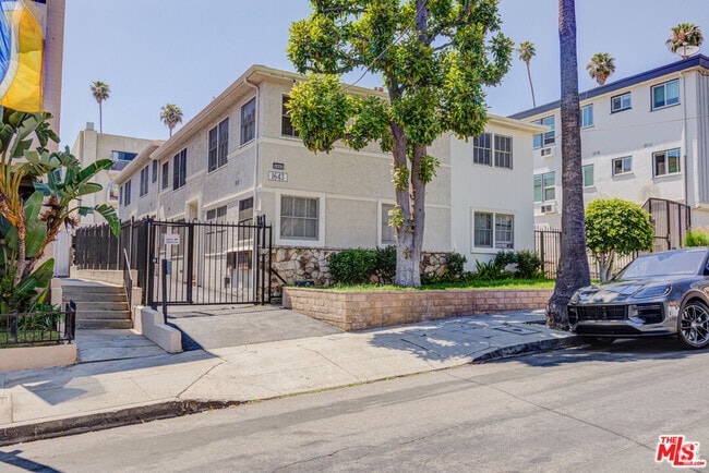 Building Photo - 1643 N Formosa Ave Unit 2 Rental
