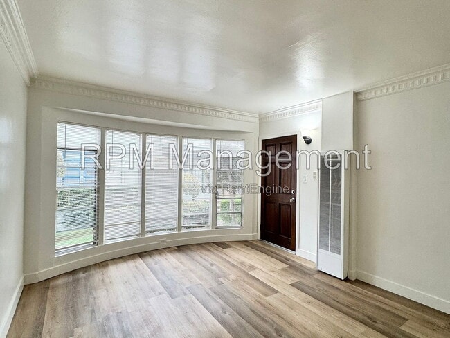 Photo - 1041 1/4 South Norton Avenue Unit 1041 1/4