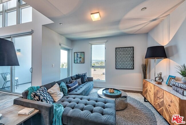 Photo - 1168 S Barrington Ave Unit 603