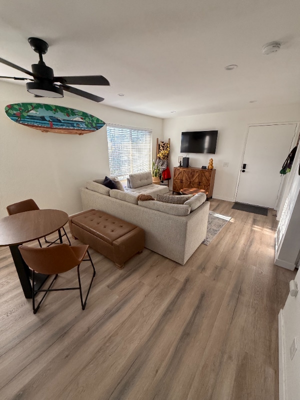 Photo - 23335 La Crescenta Unit B