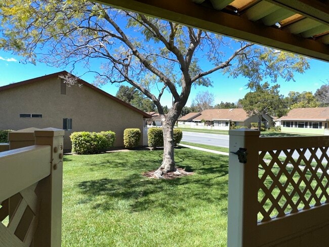 Photo - 40002 Village 40