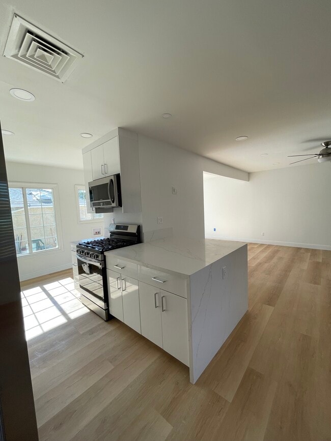 Photo - 7721 Chimineas Ave