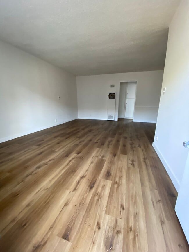 Photo - 629 Hayworth Ave Unit 7