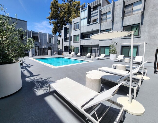 Photo - 1940 Highland Ave Condo