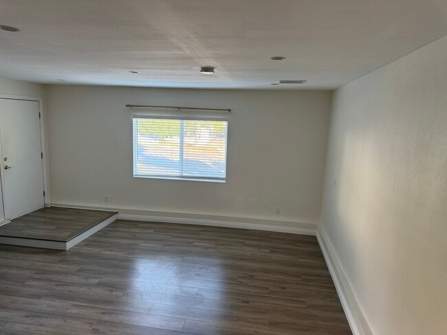 Building Photo - 7929 Sangamon Ave Unit 7929 1/2