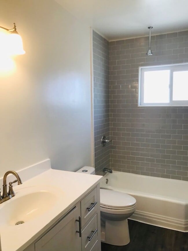 Photo - Hyde Park Unit One Bedroom