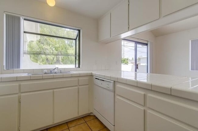 Photo - 3BD/3BA Townhome Available in Pacific Beach!