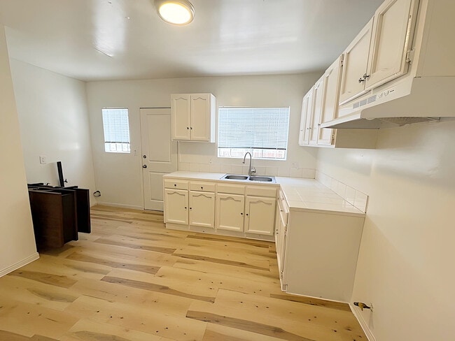 Photo - 1512 W 53rd St Unit 1512
