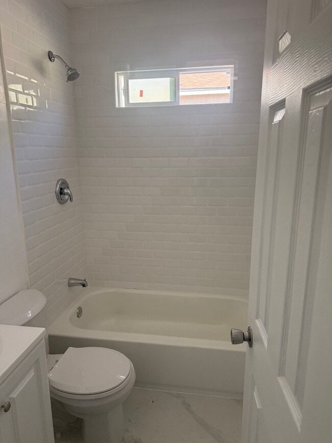 Photo - 1214 S Temple Ave Unit 2