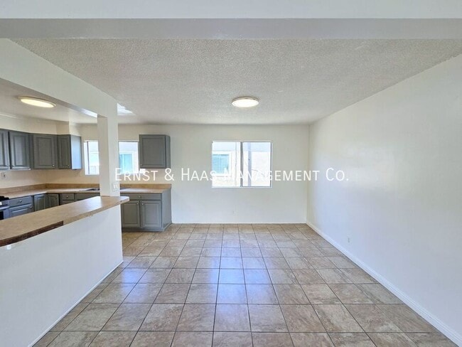 Photo - 1330 Walnut Ave Unit 04