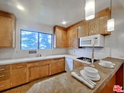 Photo - 943 19th St Unit 5