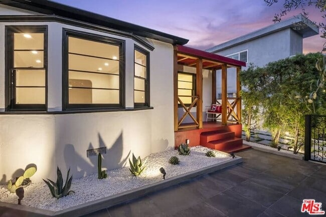 Building Photo - 362 Westbourne Dr Rental
