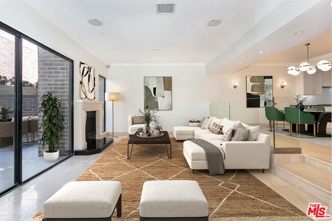 Photo - 9323 Burton Wy Unit A