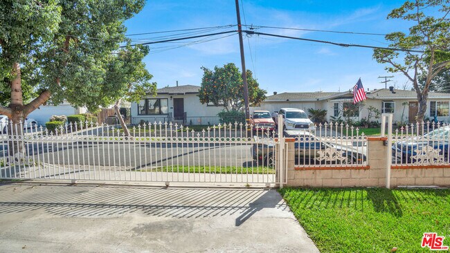 K☆944 S.T 2239 W Lincoln St - House for Rent - Long Beach, CA