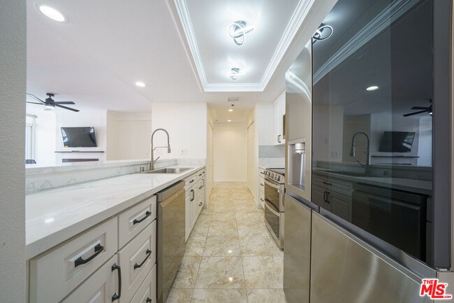 Photo - 600 W 9th St Unit 1502