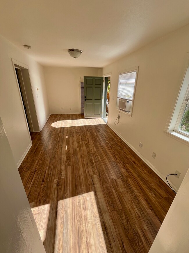 Livingroom - 335 N Alvarado St