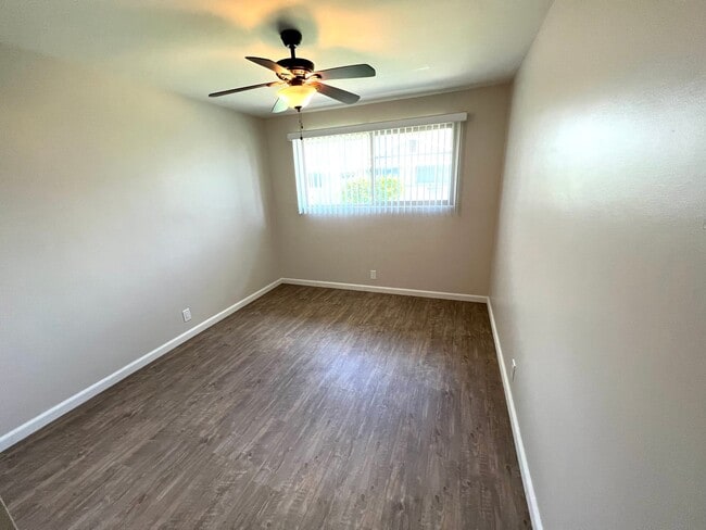Photo - Charming 1 Bedroom unit, completely remodeled with In-Unit Washer/Dryer! Unit Oak 274