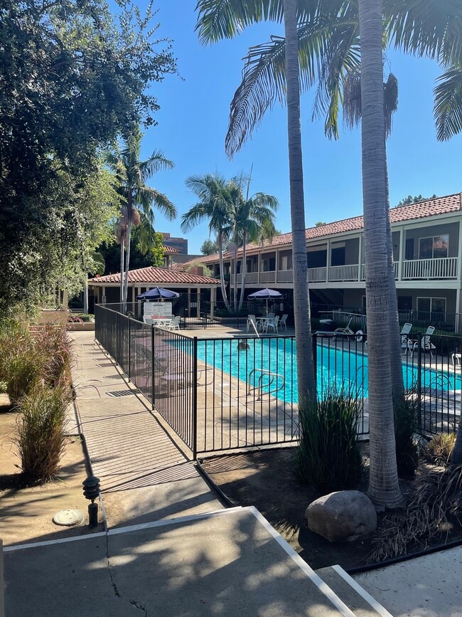 Building Photo - 555 S La Veta Park Cir Unit 138